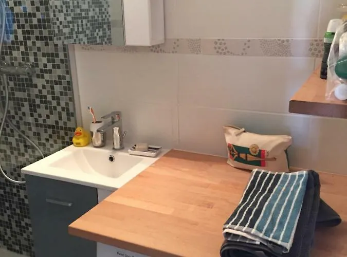 Victoria Centre Grande And Pool Apartman